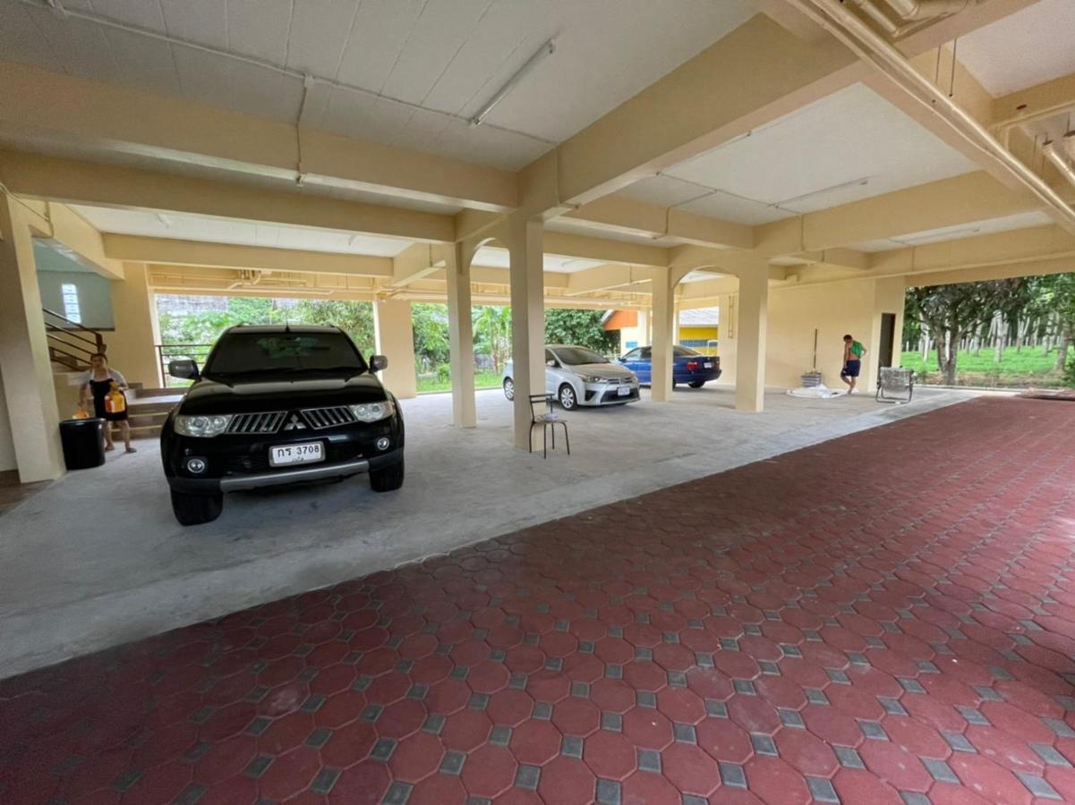 บ้านบัว เมืองใหม่ Baanbua Muangmai Banmaj Kültér fotó